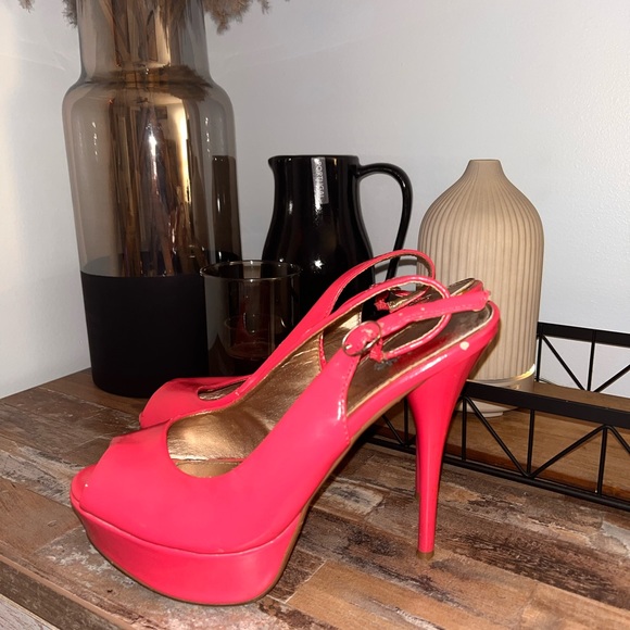 Hot pink heels - Picture 1 of 6